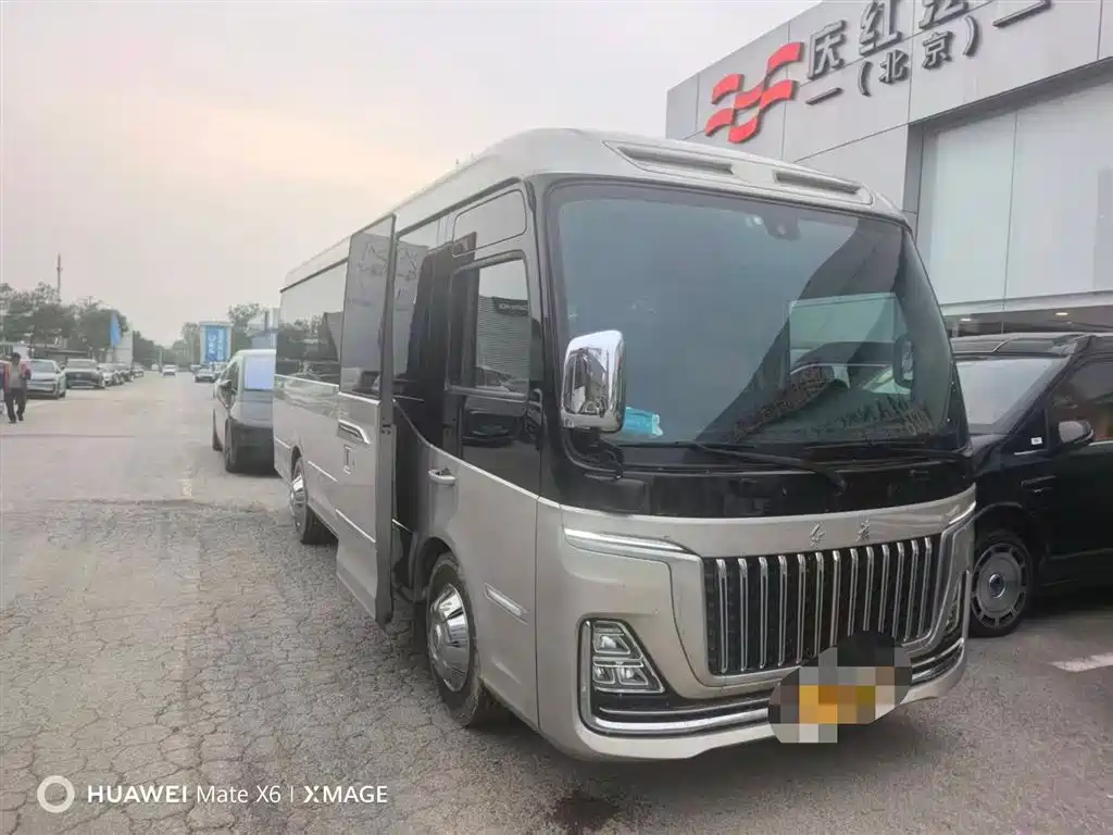 Hongqi Guoyue 2024 3.0T Business Edition 20-Seater