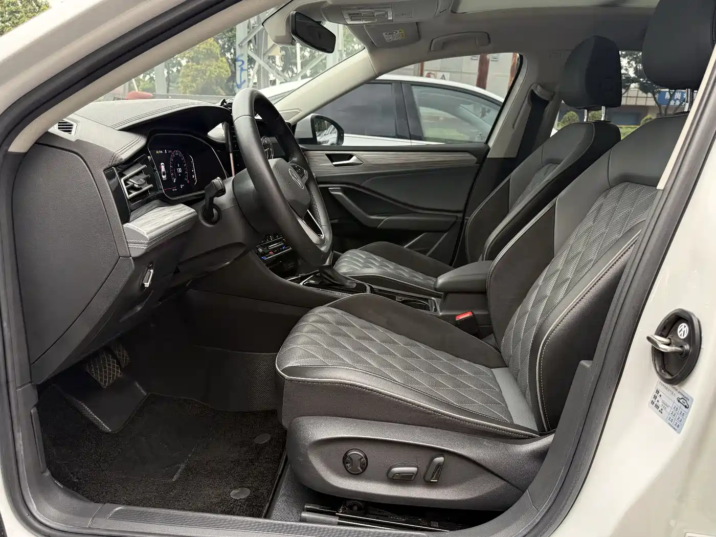 Volkswagen Sagitar 2023 300TSI DSG Excellence Edition фото 5