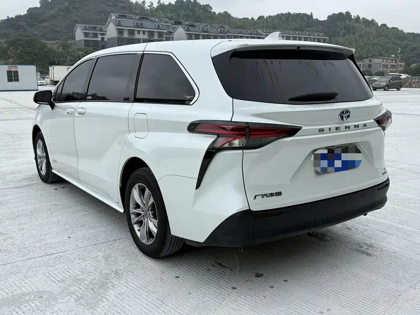 Toyota Sienna 2023 2.5L Hybrid Comfort Edition фото 7