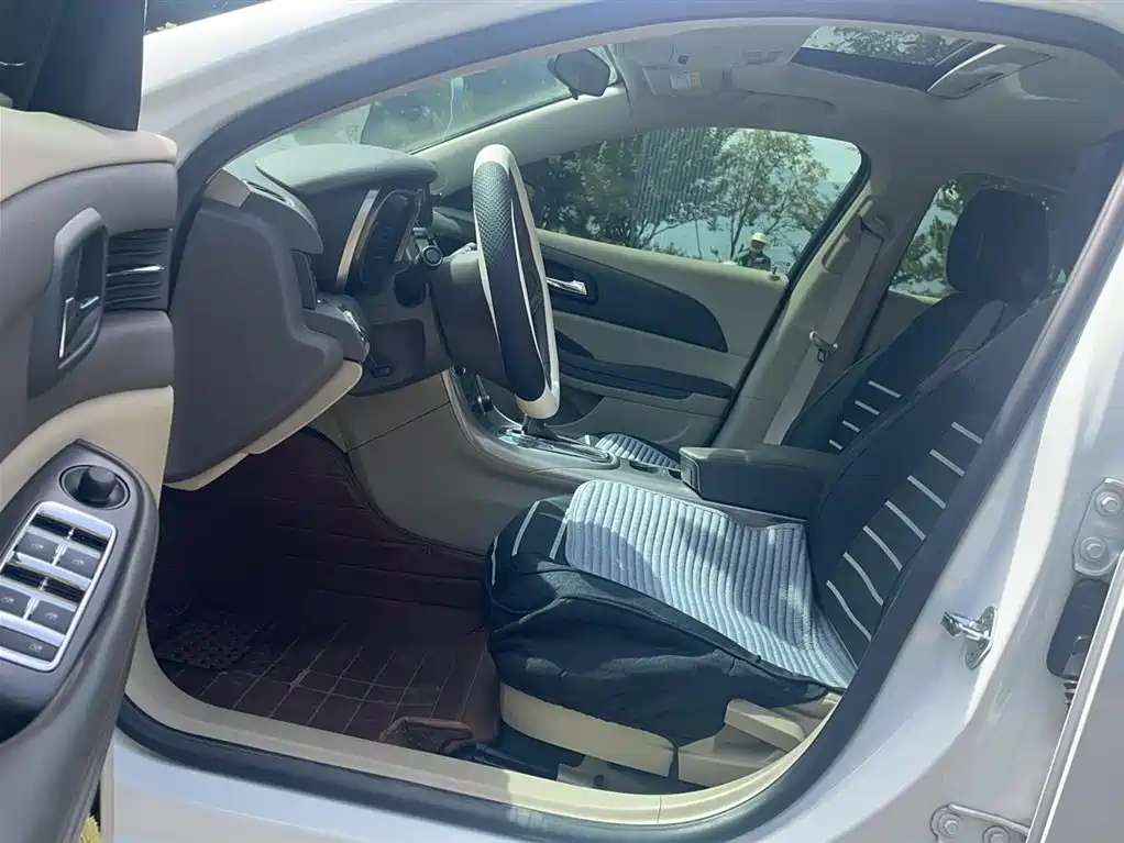 Chevrolet Malibu 2014 2.0L Automatic Comfort фото 11