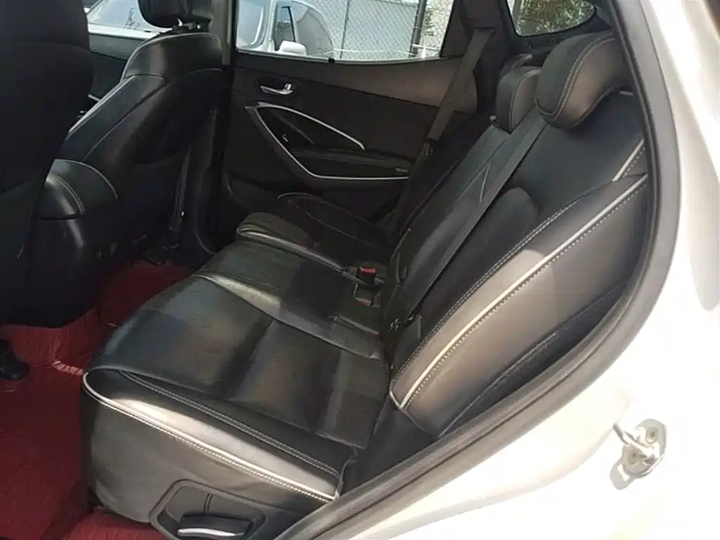 Hyundai Santa Fe 2017 2.4L Automatic 2WD Intelligent 5-Seater фото 17