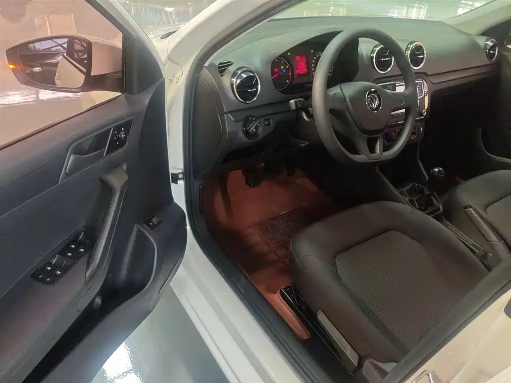 Volkswagen Jetta 2017 1.4L Manual Fashion фото 16