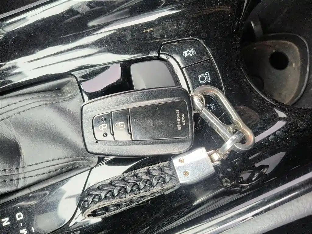 Toyota IZOA 2018 2.0L Speed Edition China VI фото 9
