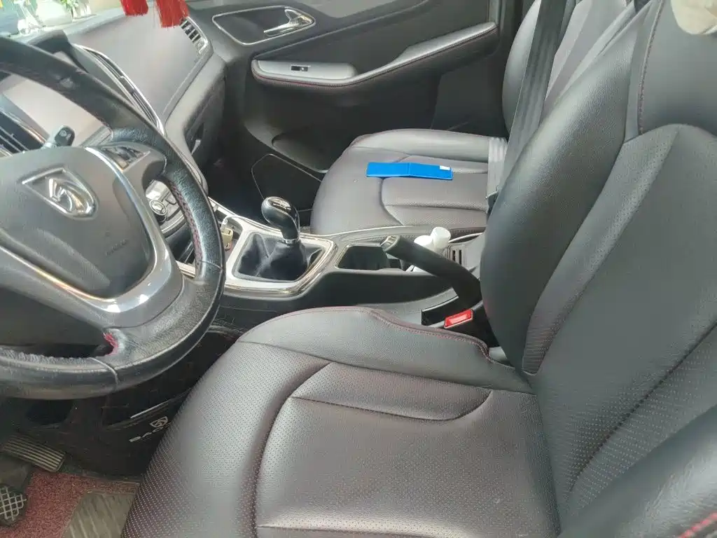 Baojun 560 2015 2015 1.8L Manual Luxury