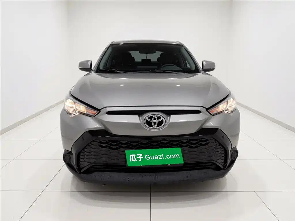 Toyota Frontlander 2023 2.0L CVT Elite Edition фото 3
