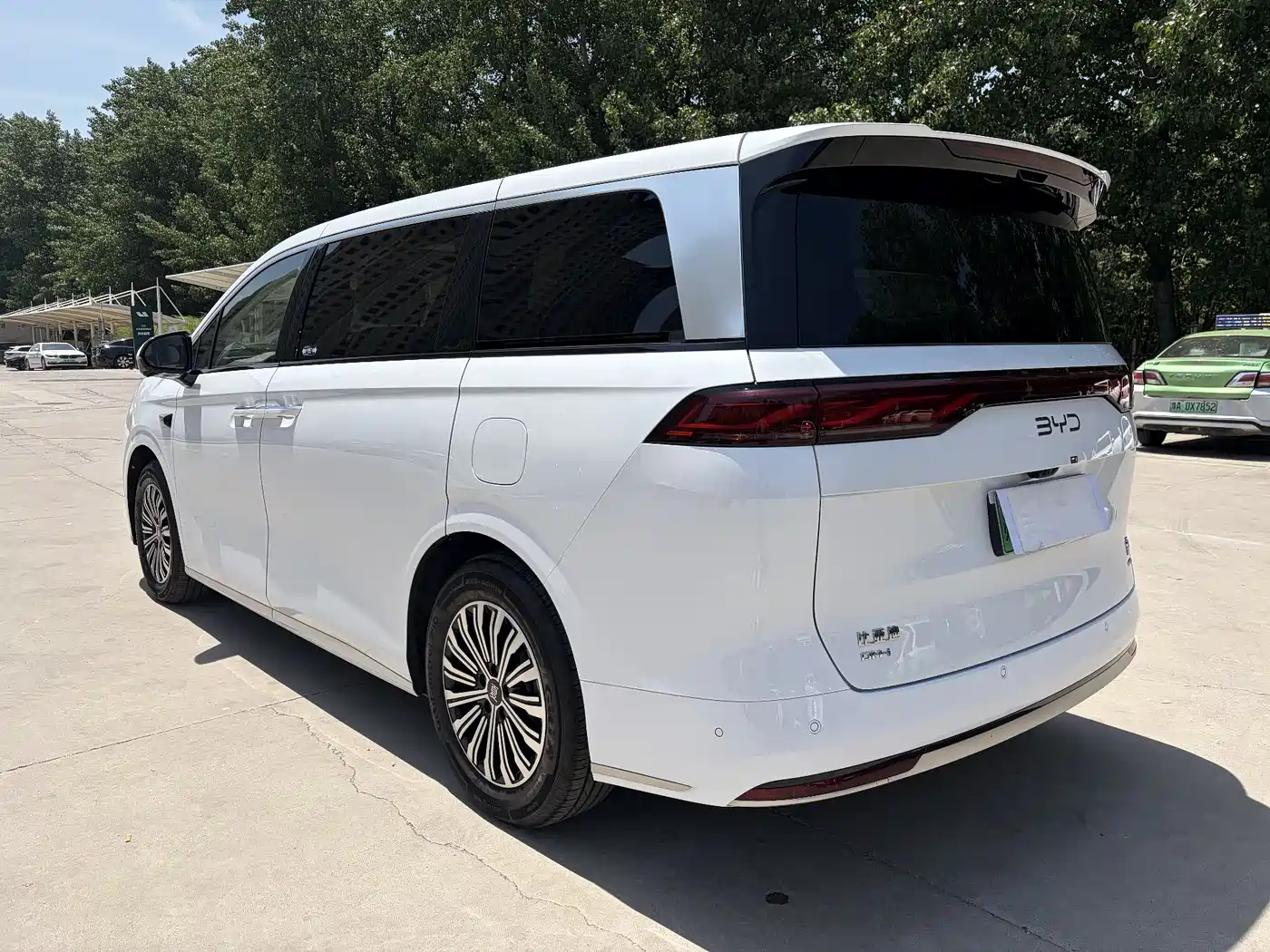 BYD Xia 2025 DM-i 1.5T 100km Leading Edition фото 6