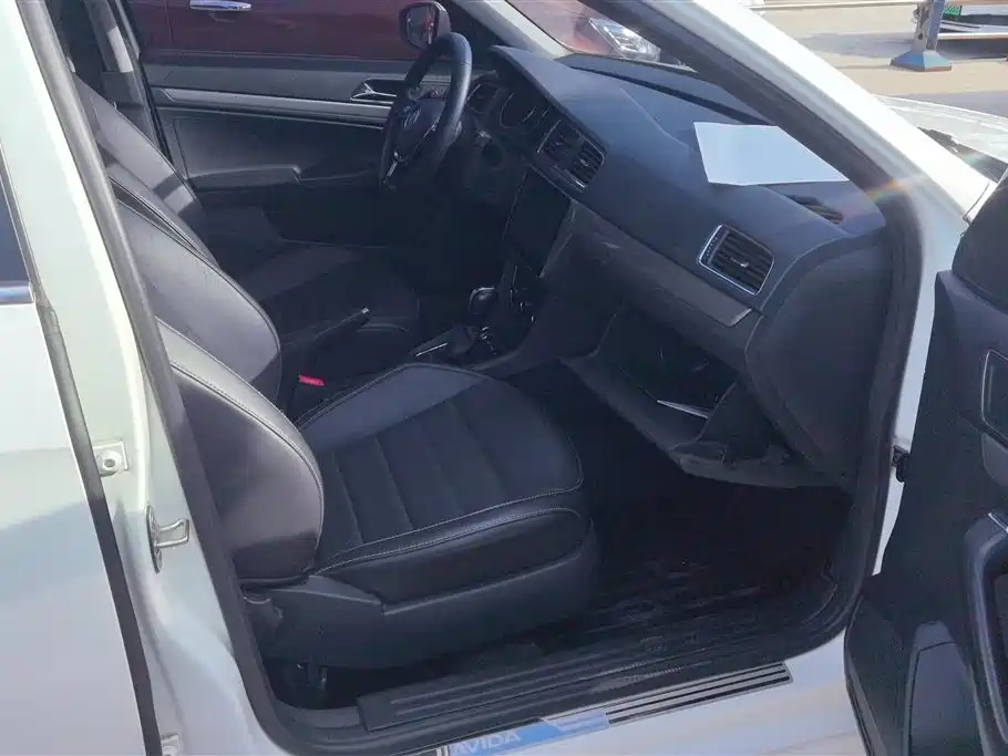 Volkswagen Lavida 2017 230TSI DSG Comfort Edition фото 8