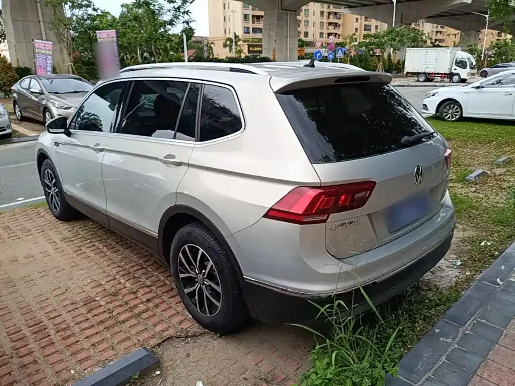 Volkswagen Tiguan L 2017 330TSI Automatic 2WD Luxury Edition фото 5