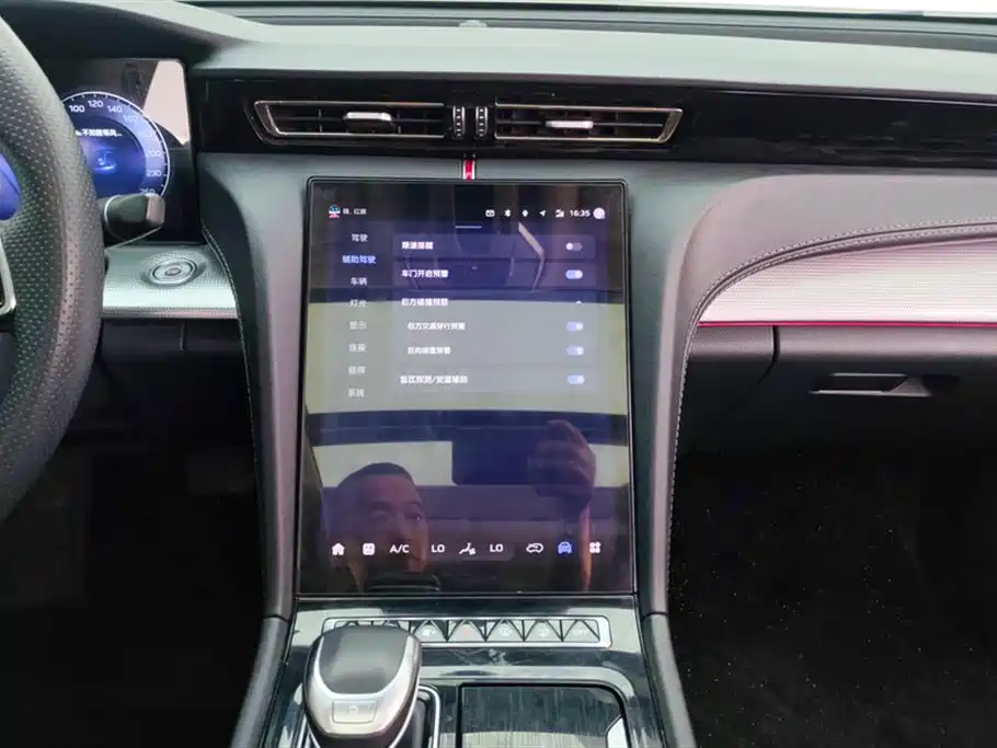 Hongqi H5 2024 2.0T Automatic Smart Connect Flag Enjoy Edition фото 13