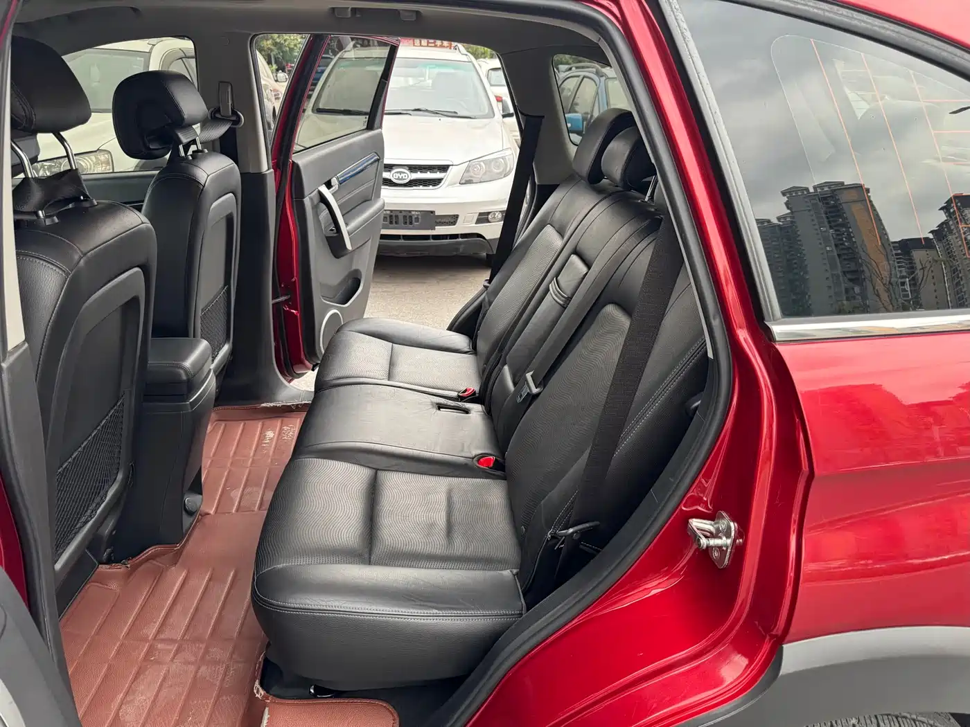 Chevrolet Captiva 2014 2.4L 2WD Urban 7-seater фото 12