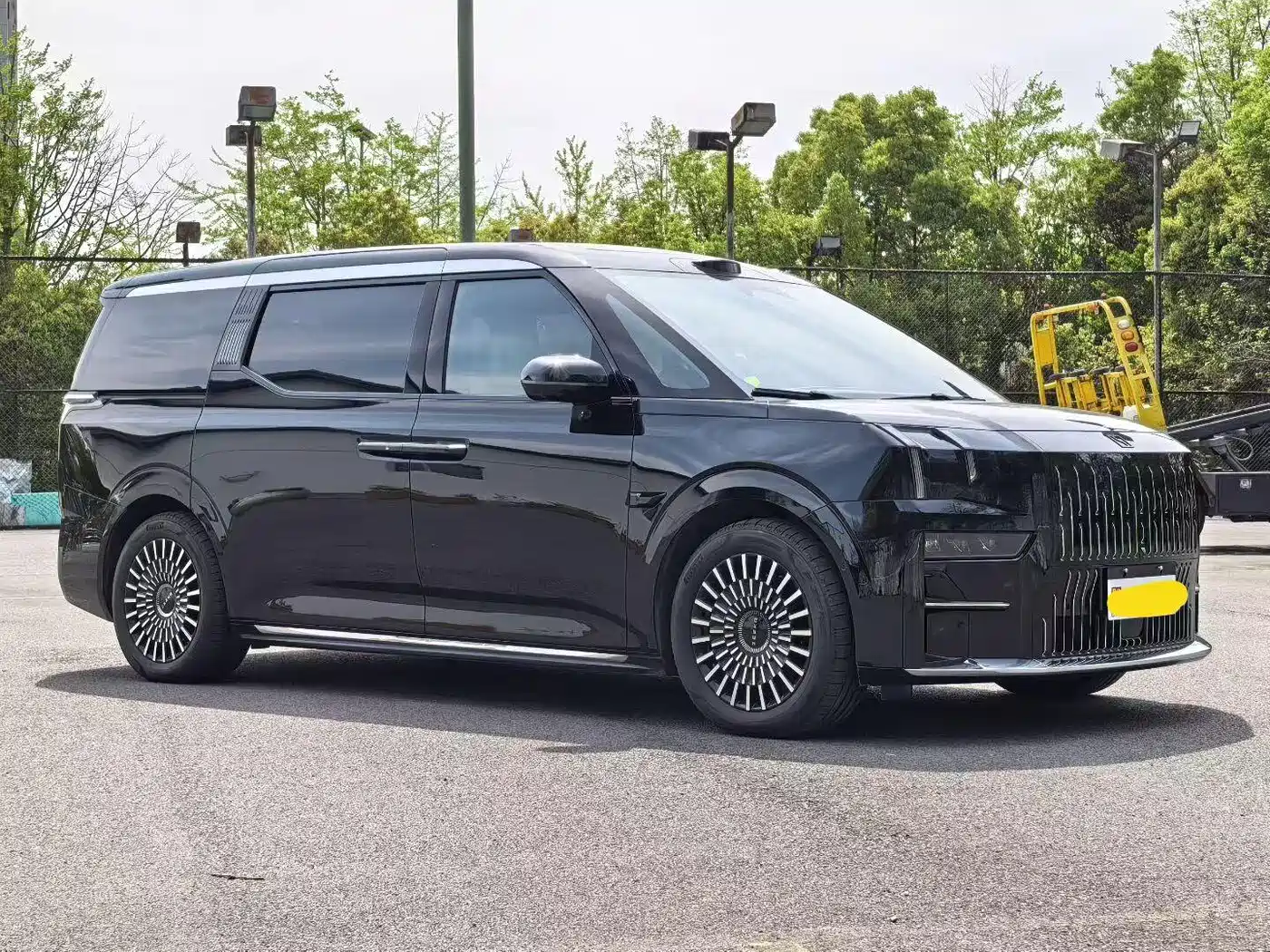 Zeekr 009 2024 6-seat Executive AWD 108kWh фото 4