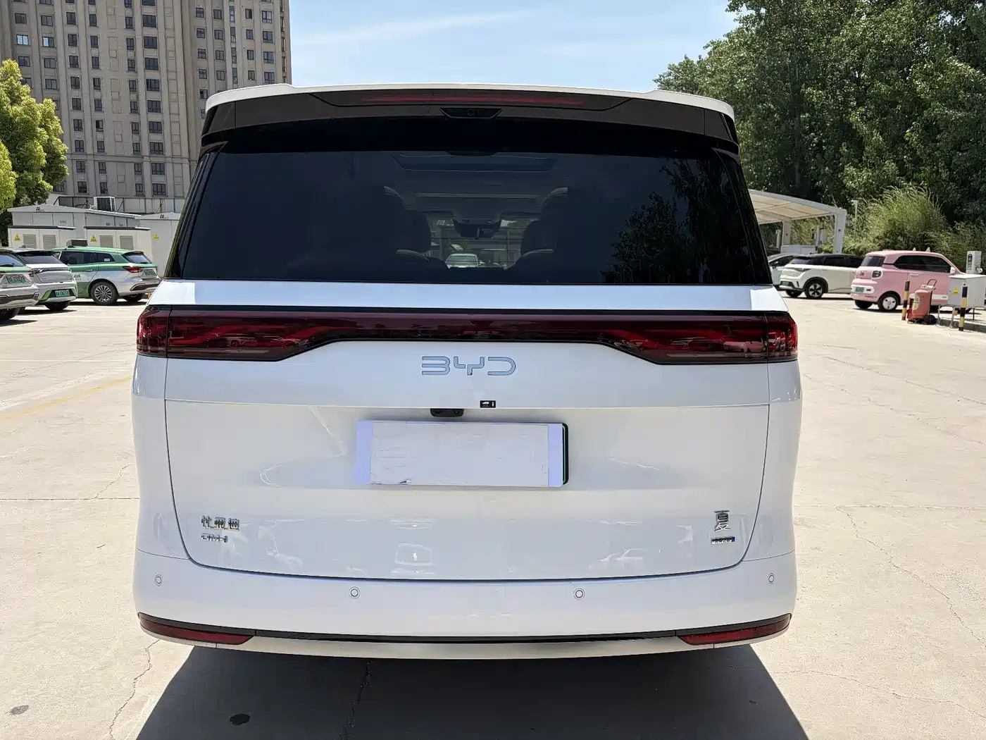 BYD Xia 2025 DM-i 1.5T 100km Leading Edition фото 5