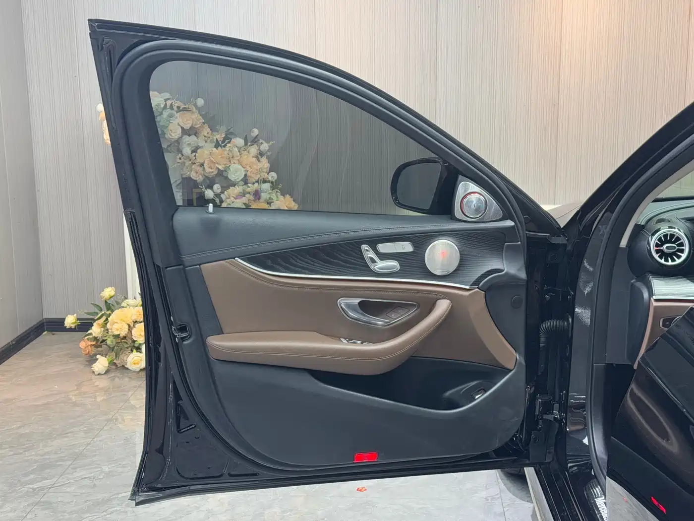Mercedes-Benz E-Class 2019 E 200 L фото 12