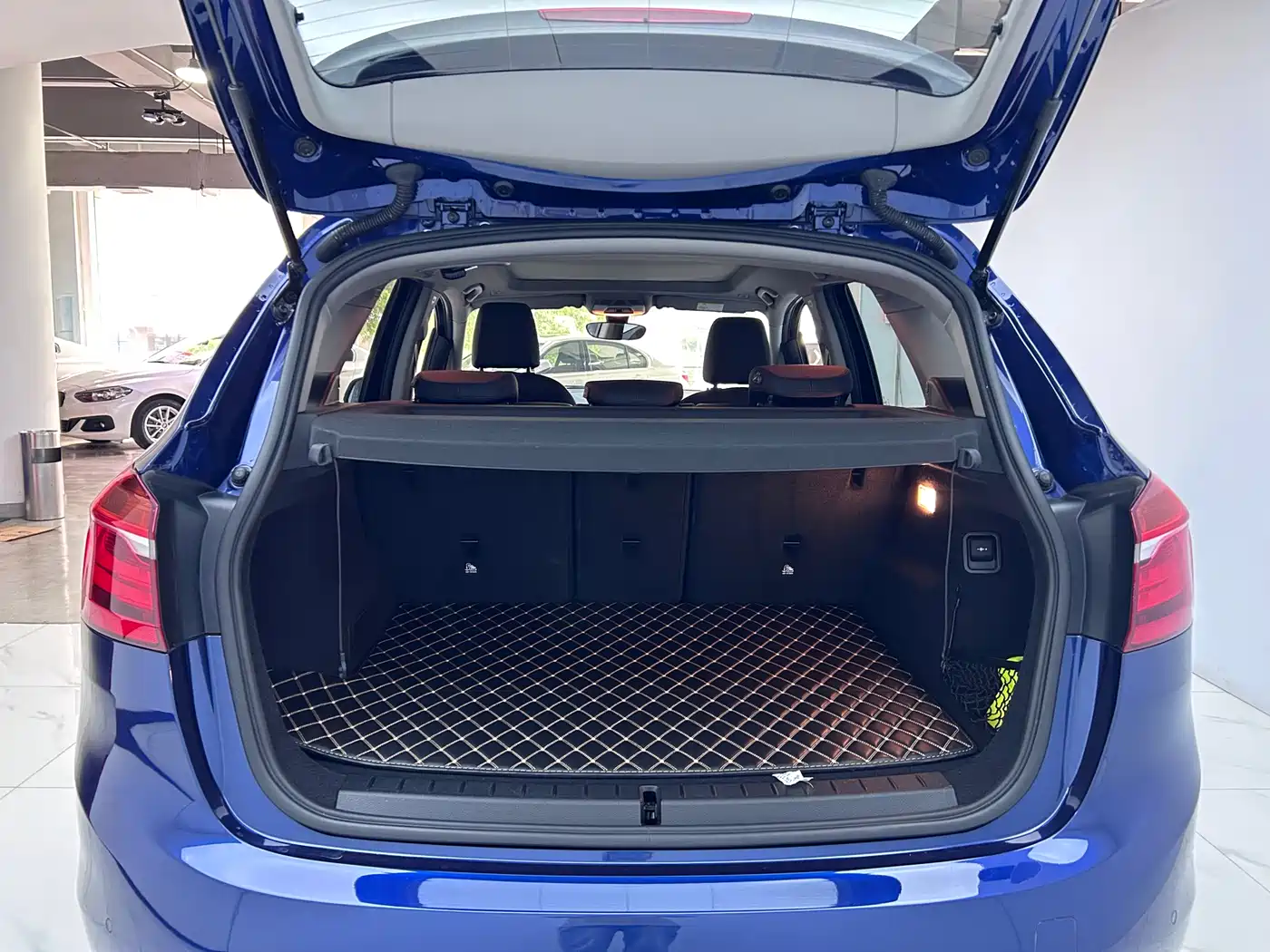 BMW 2 Series Touring 2018 218i Luxury Line фото 22