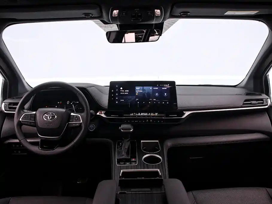 Toyota Sienna 2023 2.5L Hybrid Ultimate Edition фото 5