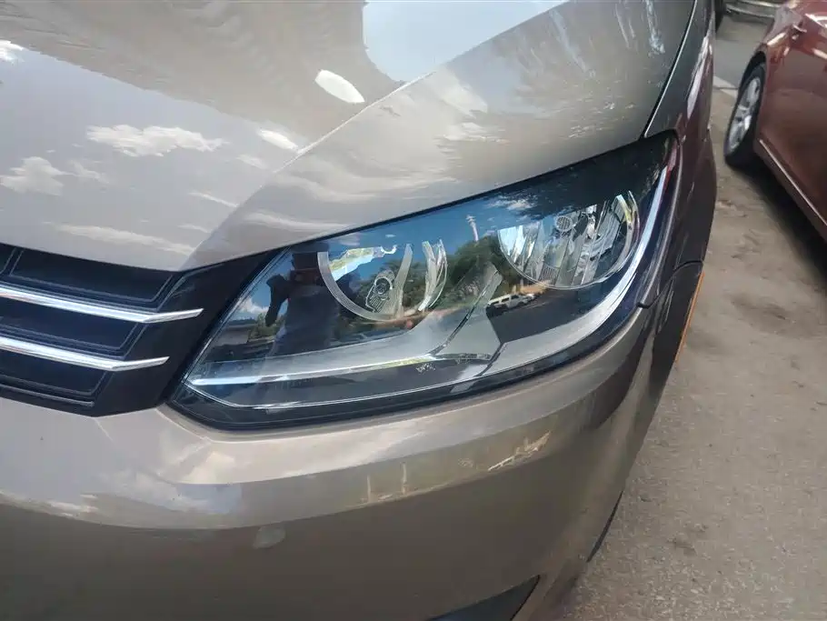 Volkswagen Touran 2015 1.4T DSG Comfort Edition 5-seater фото 5