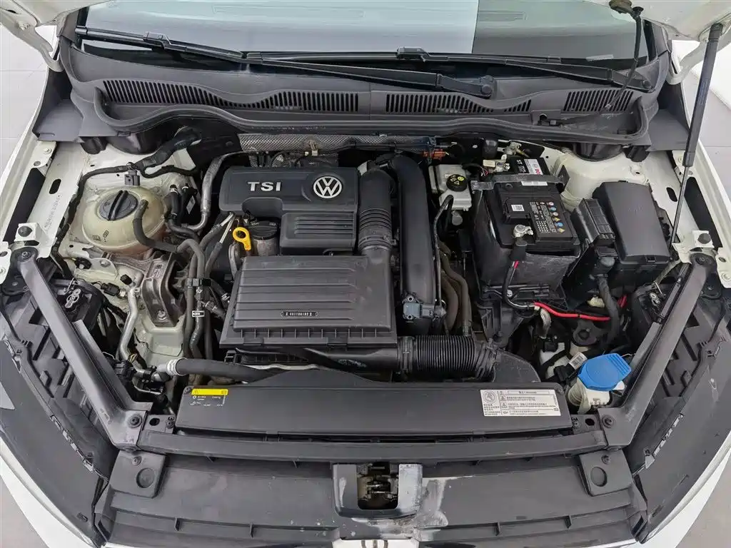 Volkswagen Golf Sportsvan 2016 230TSI Automatic Luxury фото 15