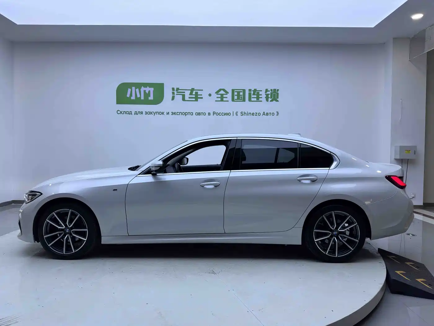 BMW 3 Series 2022 320Li M Sport Package фото 5