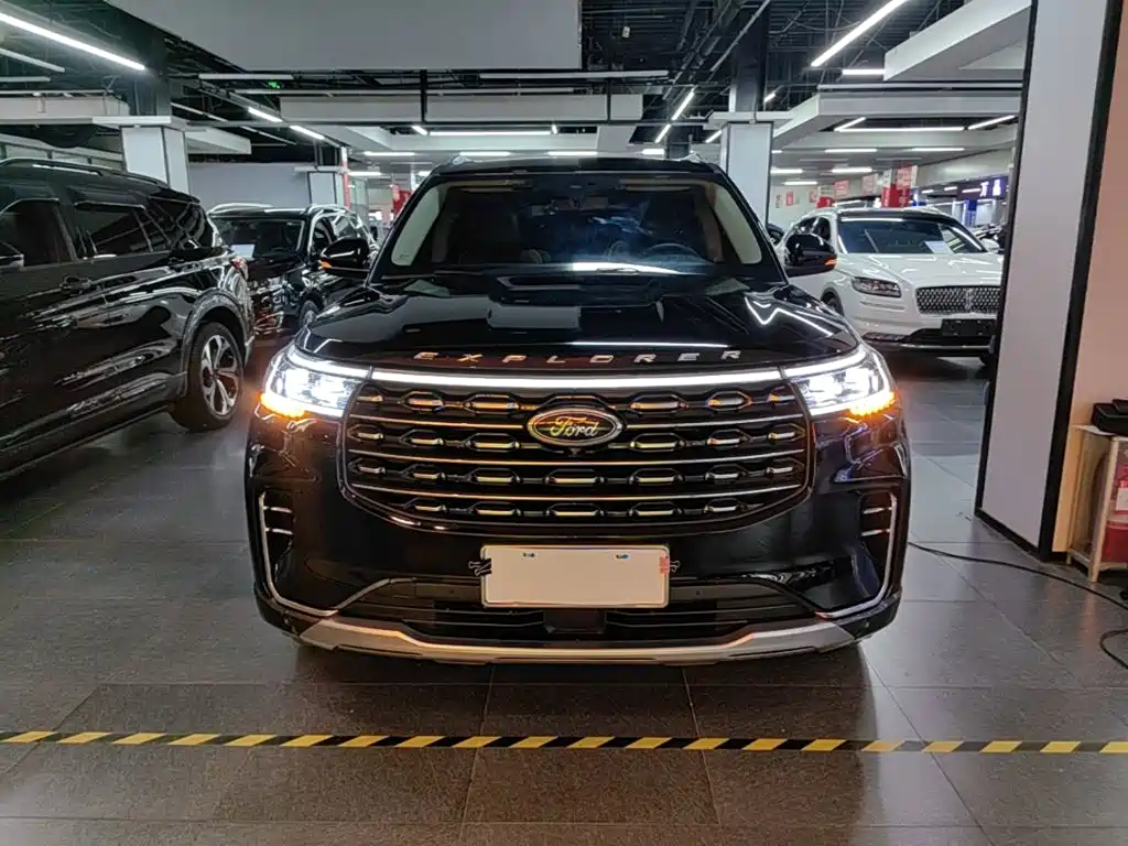 Фото 3 - Ford Explorer