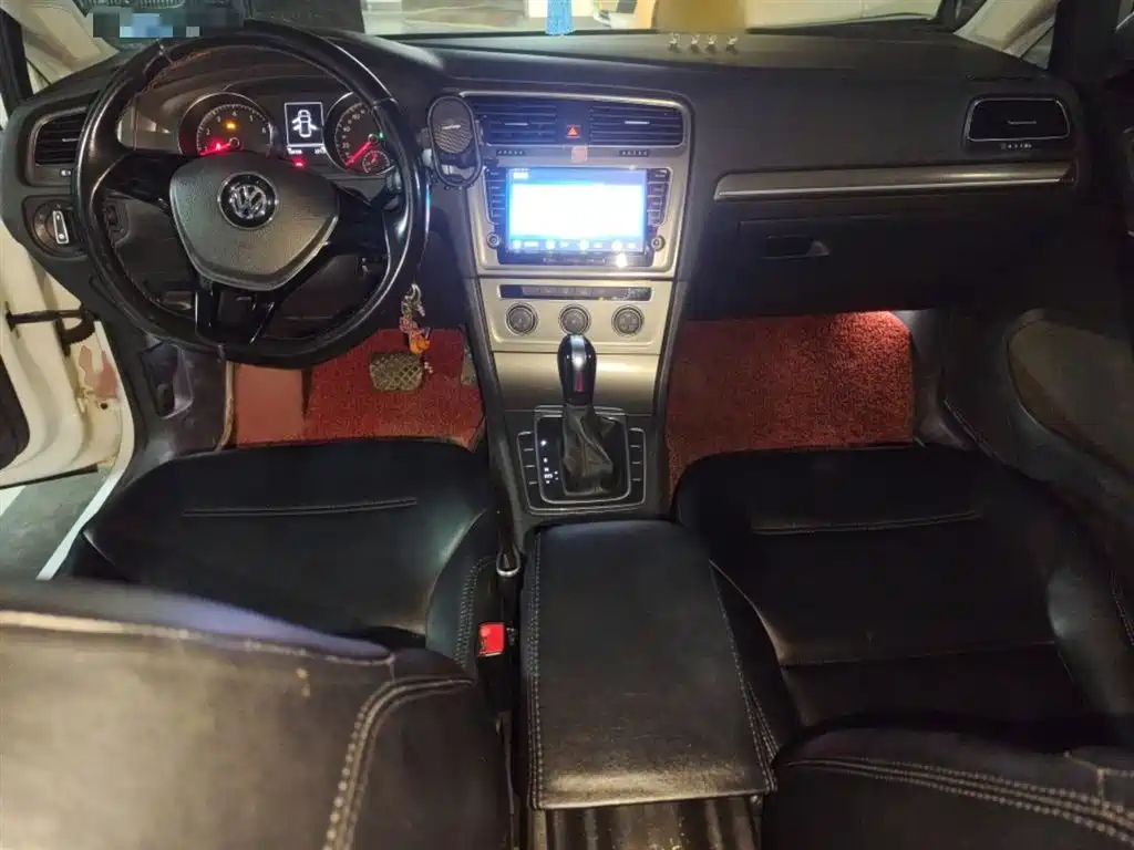 Volkswagen Golf 2016 230TSI Automatic Comfort фото 13