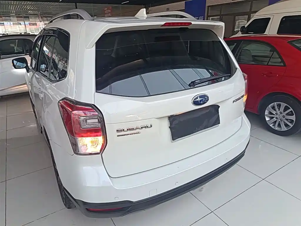 Subaru Forester 2016 2.0i Fashion Navigation Edition фото 6
