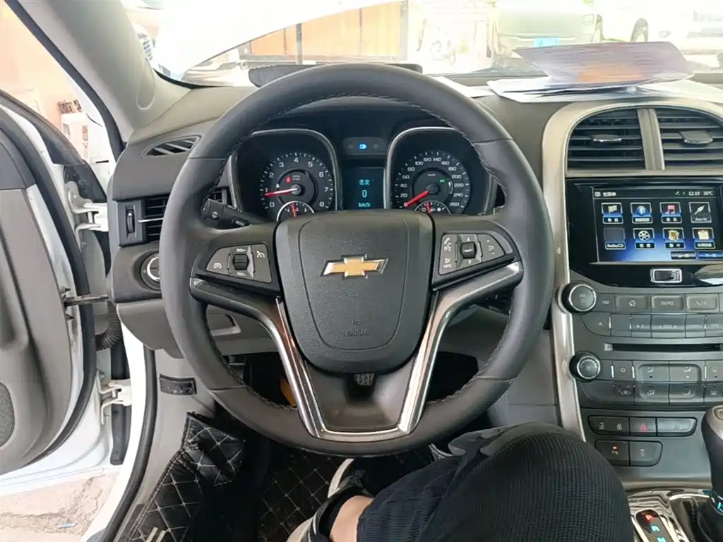 Chevrolet Malibu 2014 2.0L Automatic Luxury фото 11