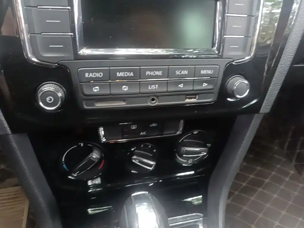 Volkswagen Bora 2016 Model 1.6L Automatic Comfort фото 13