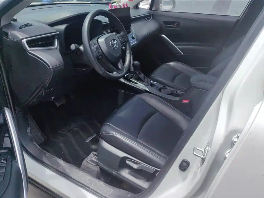 Toyota Corolla Cross 2023 2.0L Elite Edition фото 9