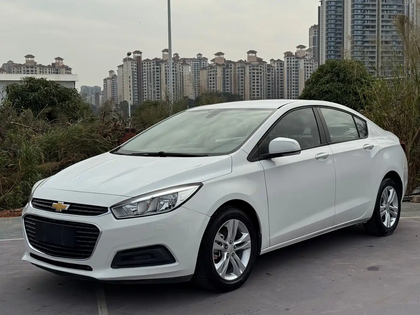 Chevrolet Cruze 2015 1.5L Automatic Fashion Navigation Edition