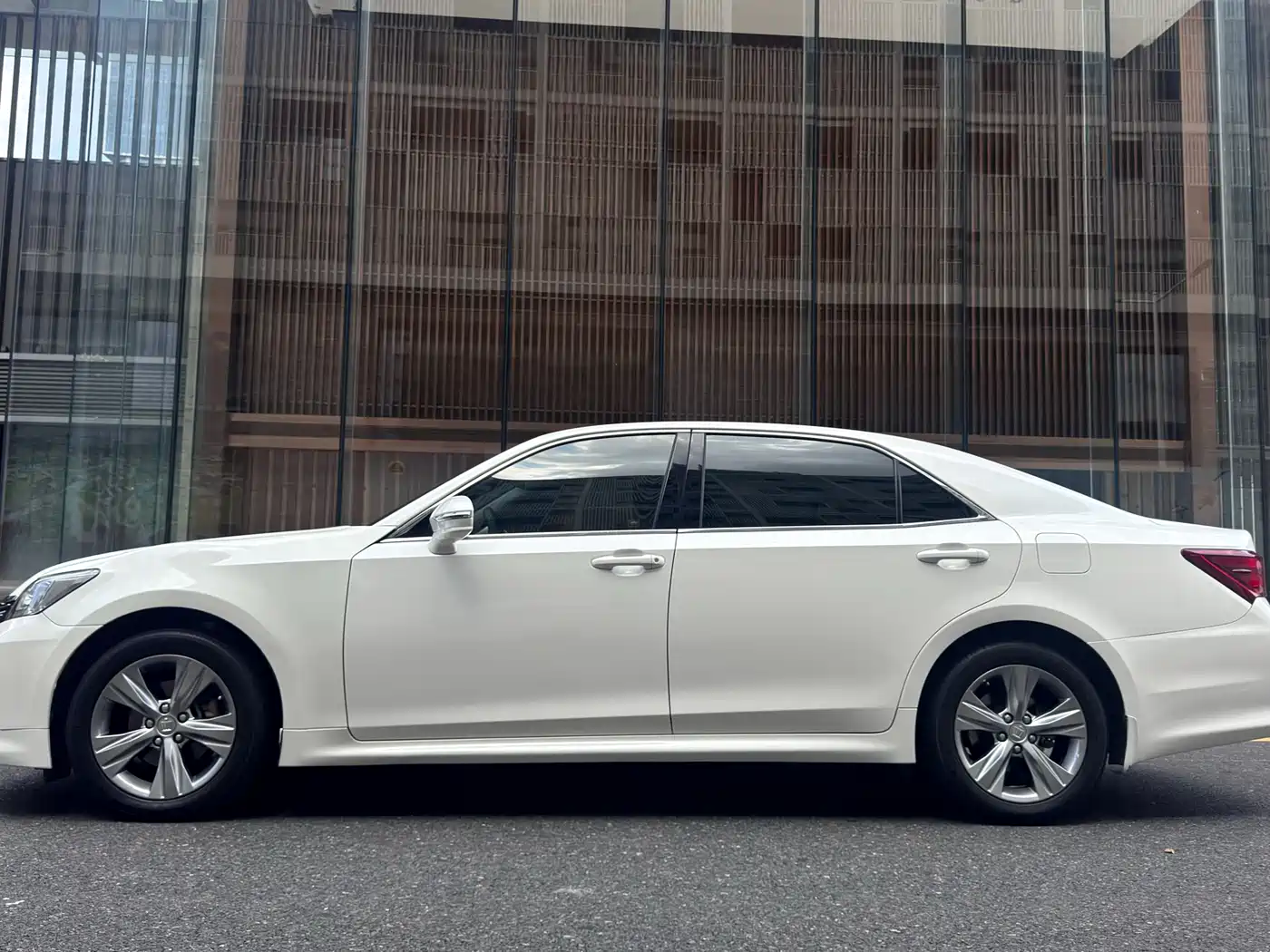 Toyota Crown 2015 2.5L Smart Edition фото 3