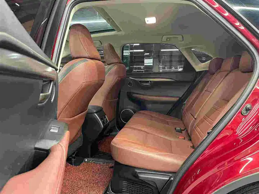 Фото 5 - Lexus NX