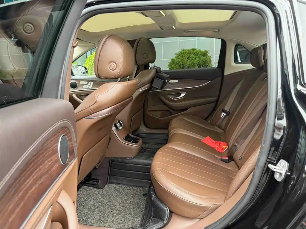 Mercedes-Benz E-Class 2021 E 300 L Fashion фото 4