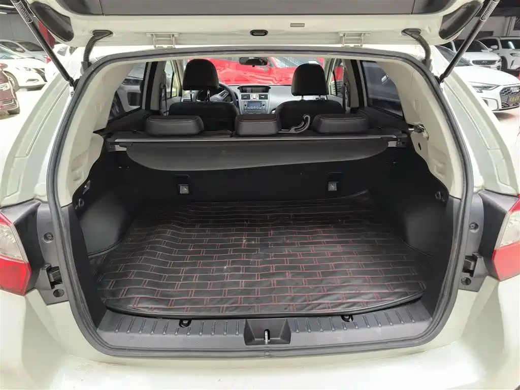 Subaru XV 2014 2.0i Elite фото 15