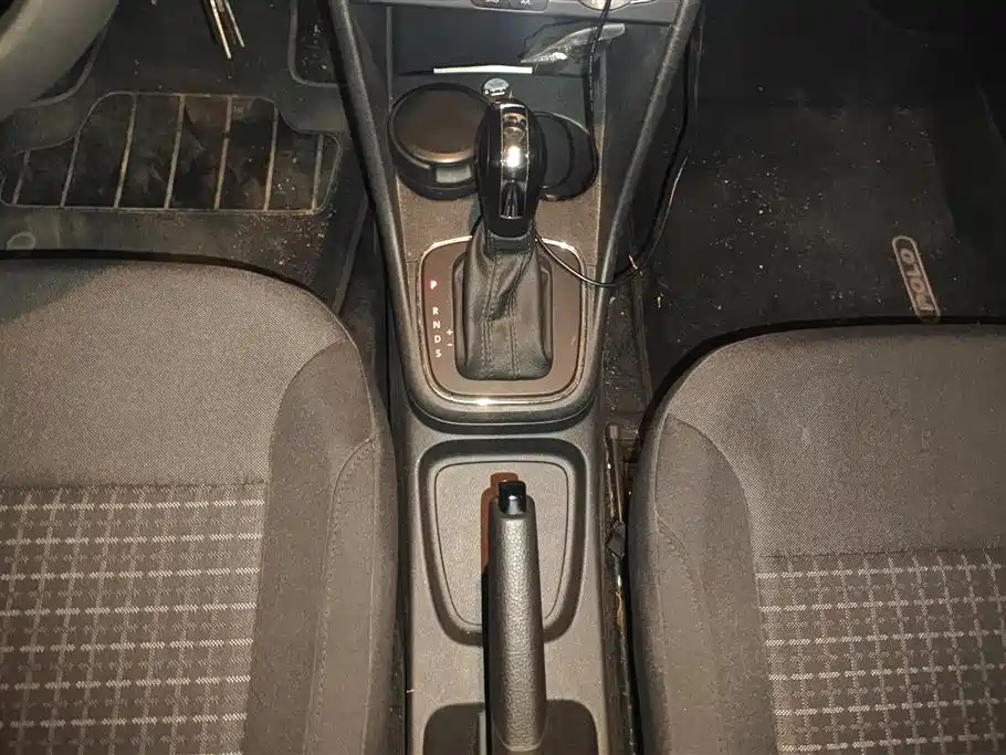 Volkswagen Polo 2014 1.6L Automatic Comfort Edition фото 16