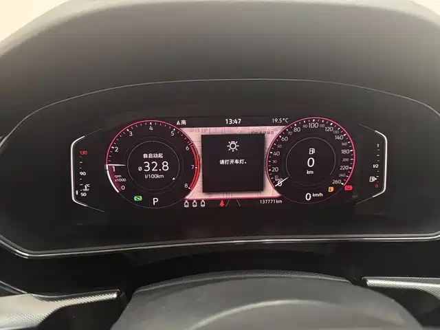 Volkswagen Passat 2022 330TSI Starlight Luxury Edition фото 5