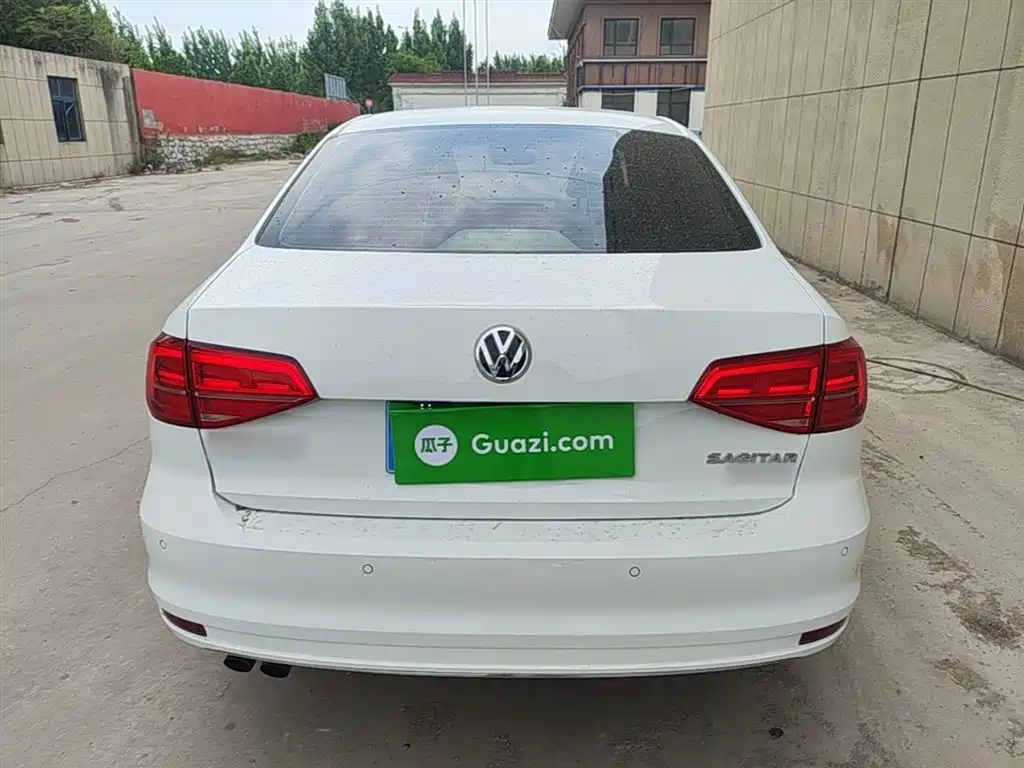 Volkswagen Sagitar 2017 230TSI Automatic Luxury фото 6