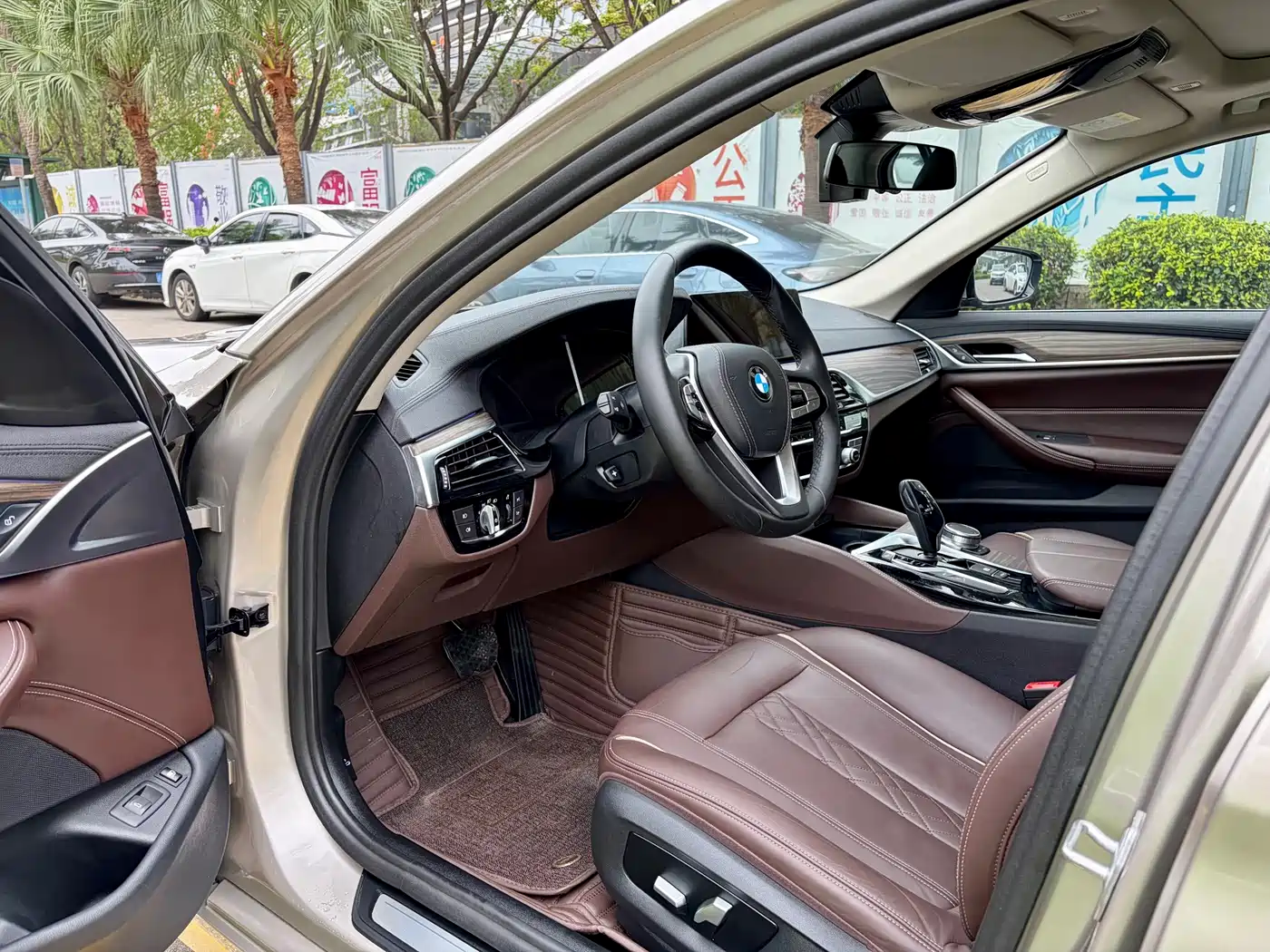 BMW 5 Series New Energy 2019 530Le Luxury Package фото 8