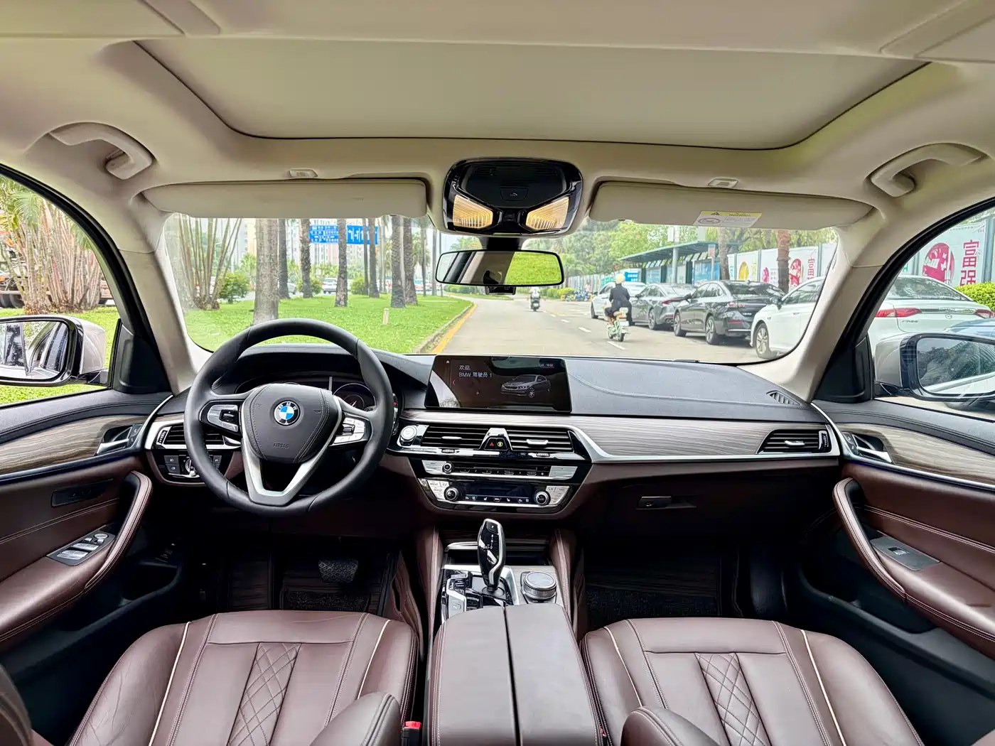 BMW 5 Series New Energy 2019 530Le Luxury Package фото 13
