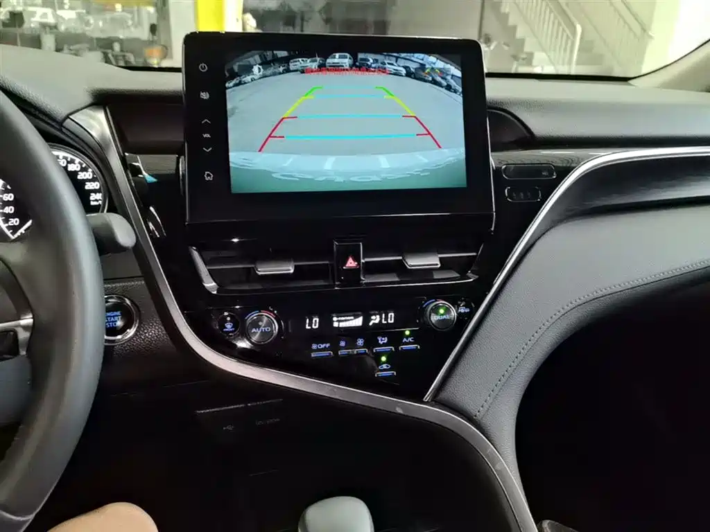 Toyota Camry 2021 2.0G Luxury Edition фото 13