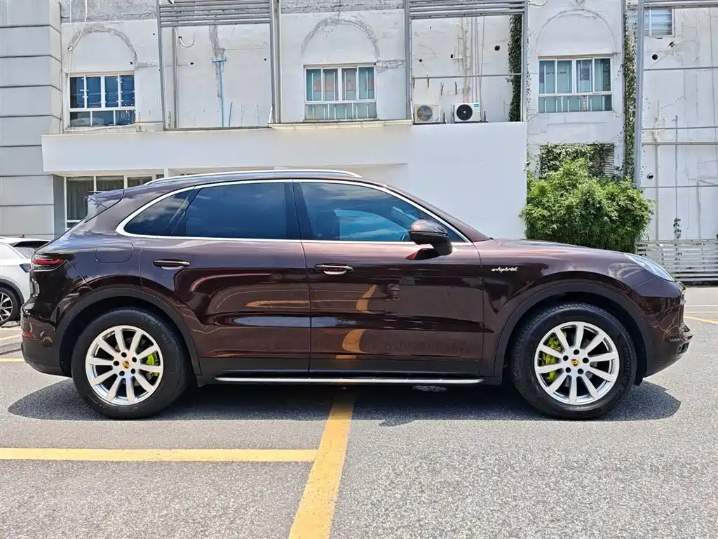Porsche Cayenne New Energy 2019 Cayenne E-Hybrid 2.0T фото 4