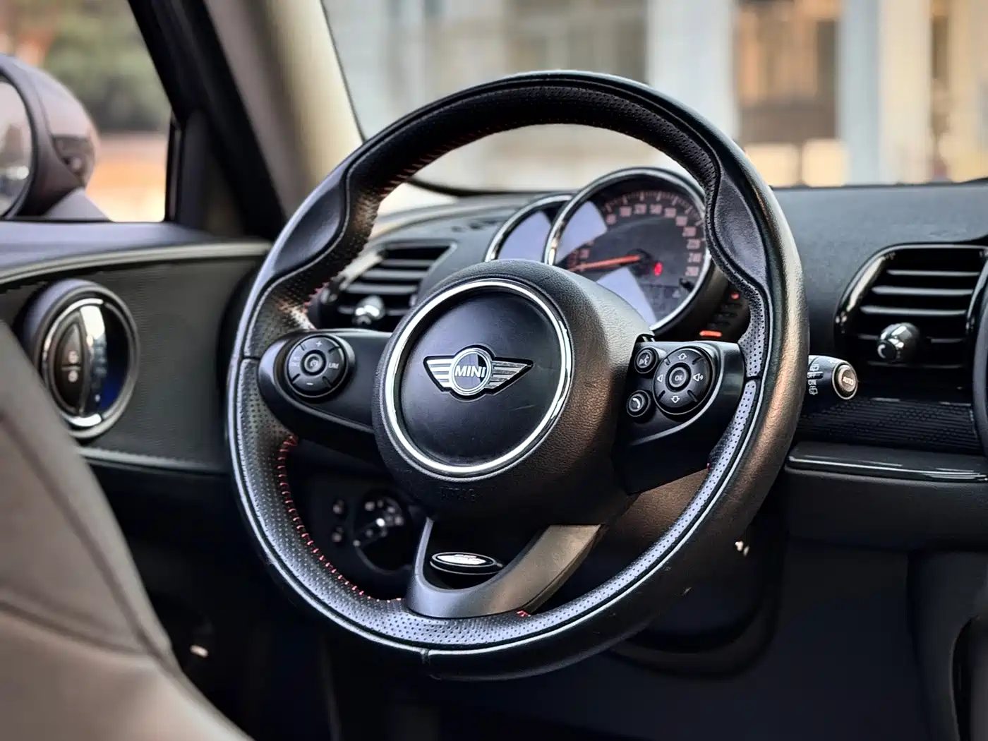 صورة 13 - MINI CLUBMAN