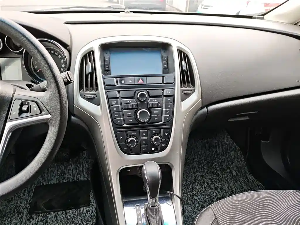 Buick Excelle 2014 XT 1.6L Automatic Fashion фото 13