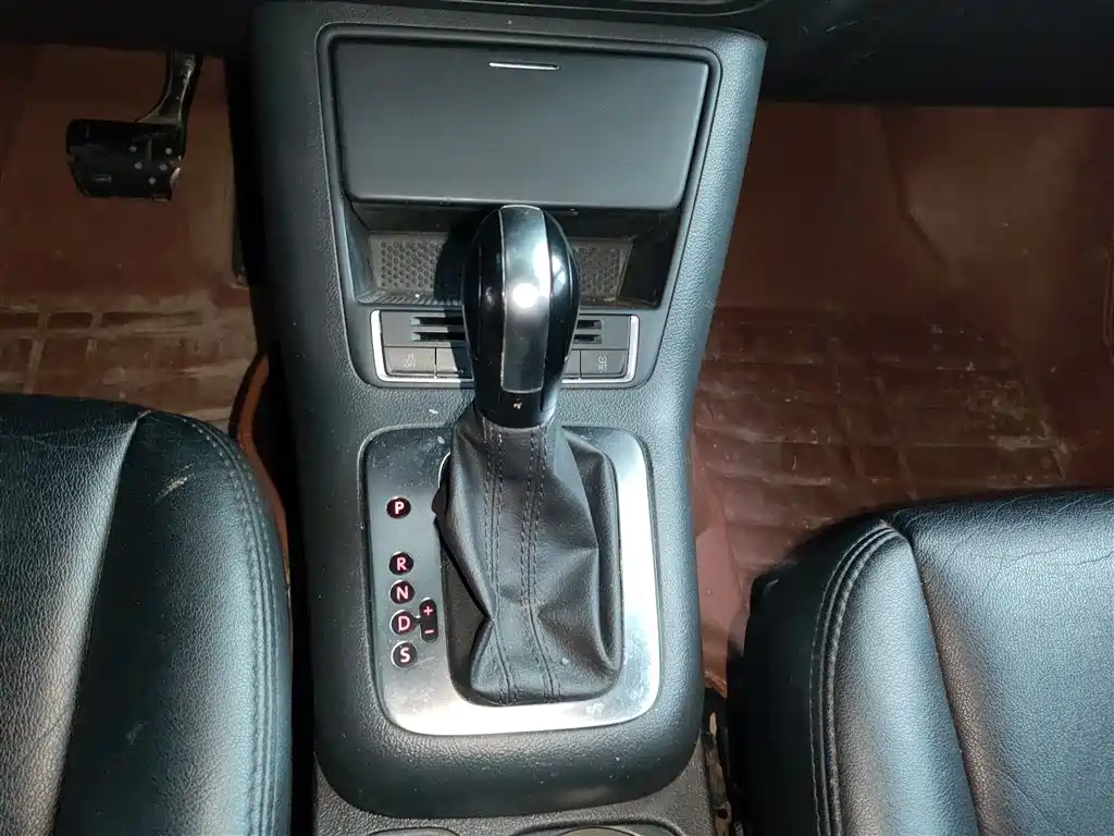 Volkswagen Tiguan 2015 1.8TSI Automatic 2WD Trendline фото 14