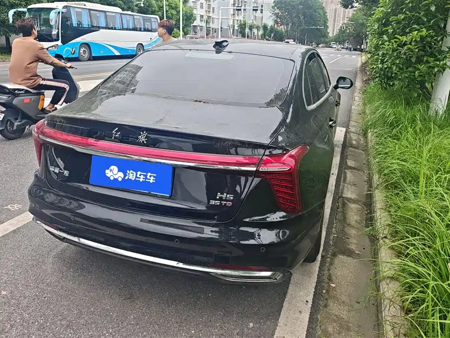 Hongqi H5 2025 1.5T DCT Flag Rhythm 500,000 Units Memorial Edition фото 3