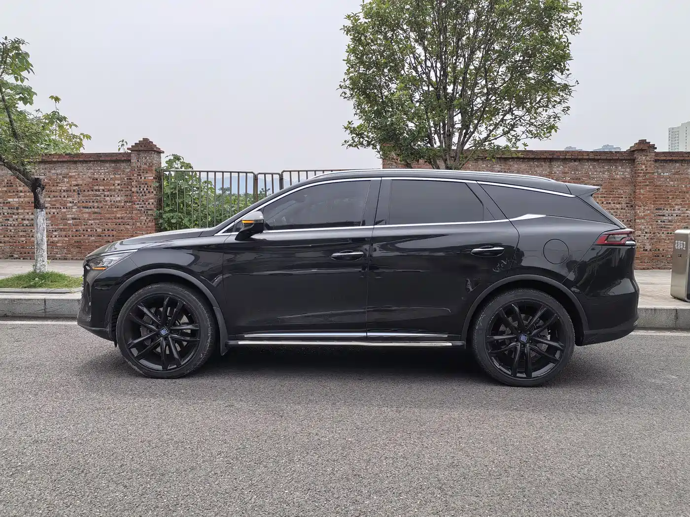 BYD Tang New Energy 2018 DM 2.0T AWD Smart Connection Genesis Edition 7-Seater China V фото 4