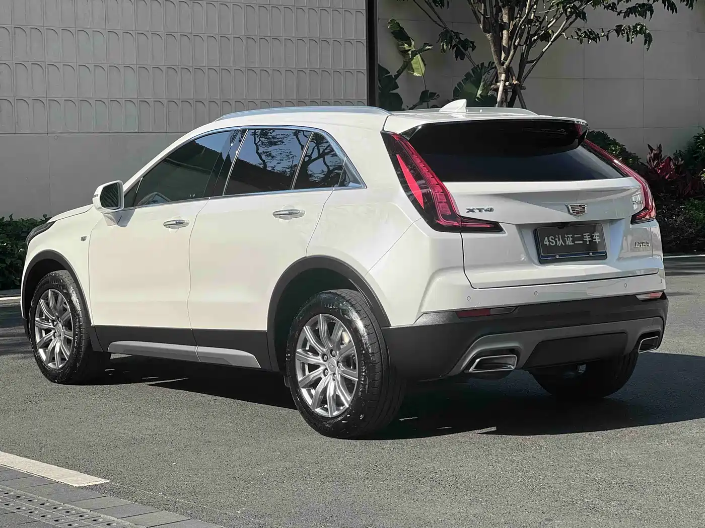 CADILLAC XT4