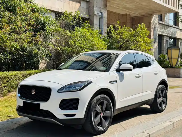 JAGUAR E PACE