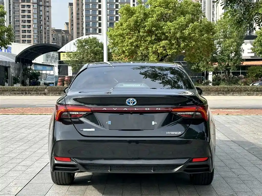 Toyota Avalon 2019 Hybrid 2.5L Luxury Edition China V фото 11