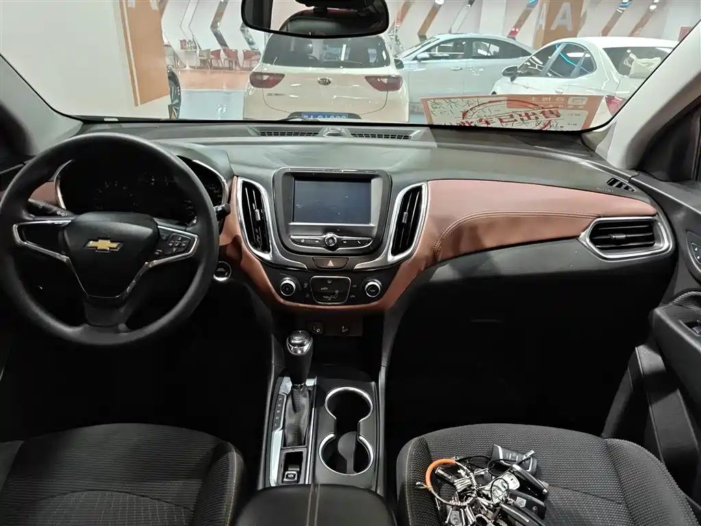 Chevrolet Equinox 2018 535T Automatic Frontier Edition фото 9