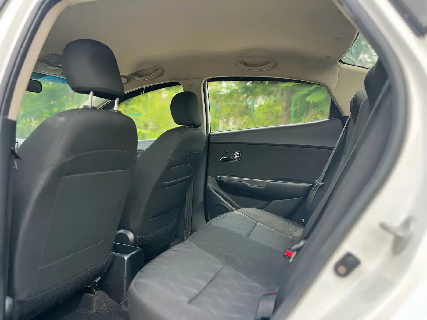 Kia K2 2013 2011 Sedan 1.4L AT GLS